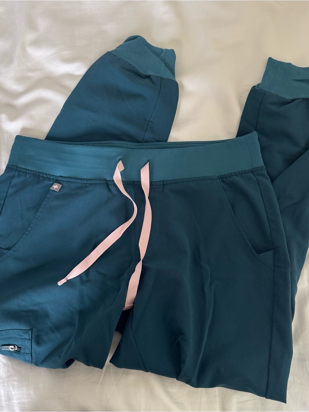EUC FIGS Zamora petite jogger - carribean blue